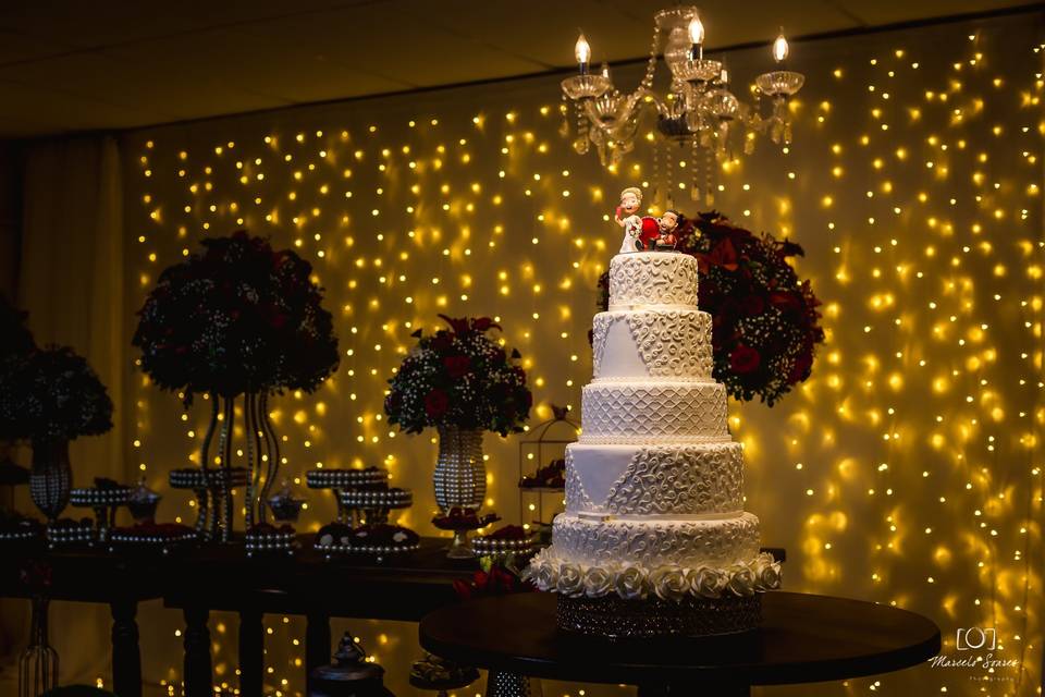 Casamento marsala e branco