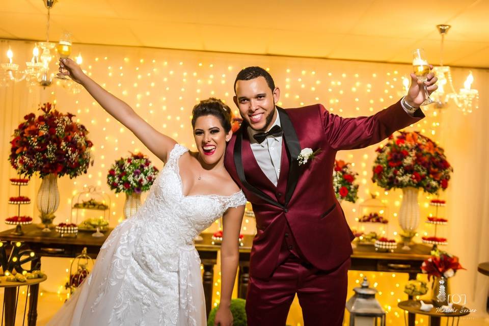 Casamento marsala e branco