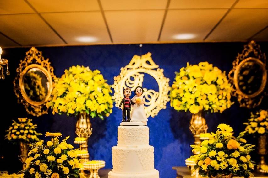 Casamento azul royal e amarelo