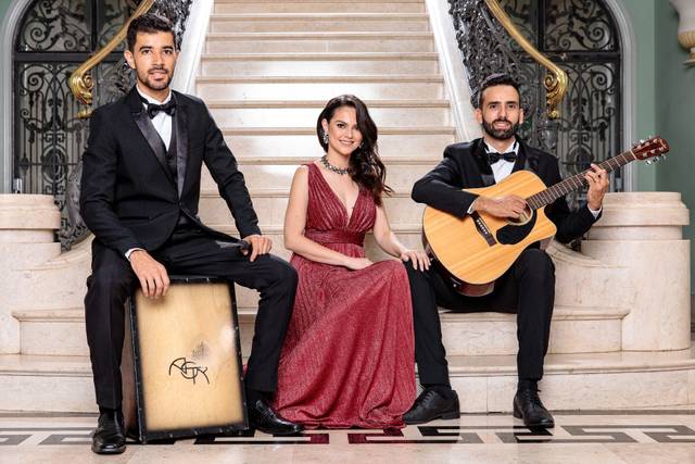 Voz, violão e cajon