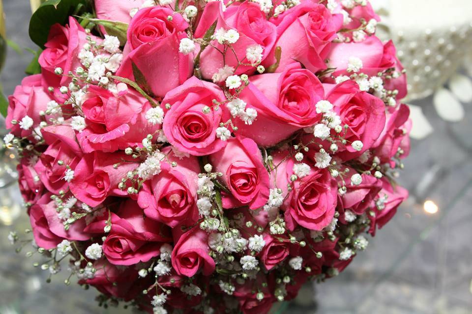 Bouquet Gypsophila e rosas