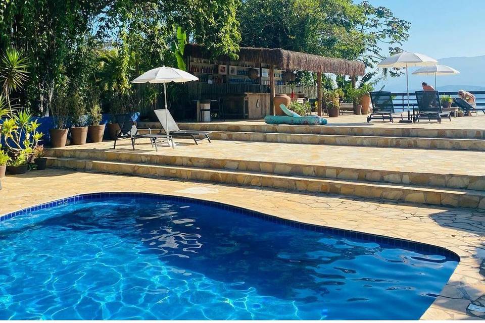 Piscina e bar