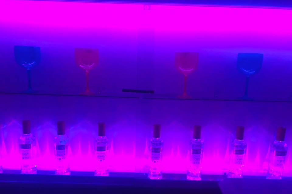 Bar iluminado