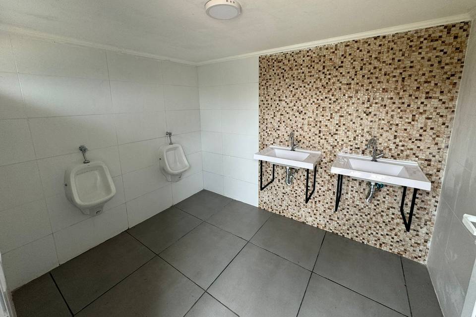 BANHEIRO PISCINA