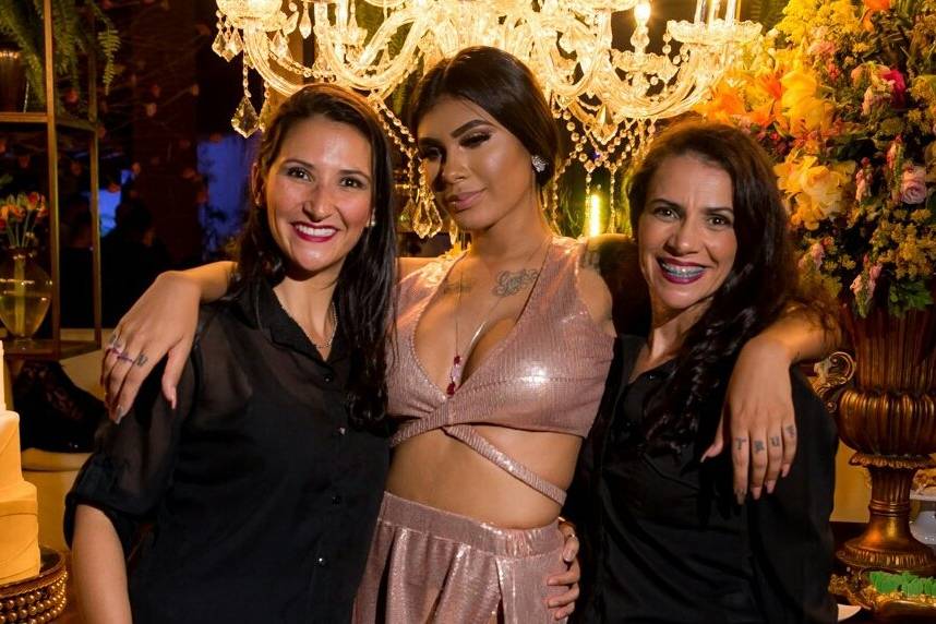 Com a Debutante