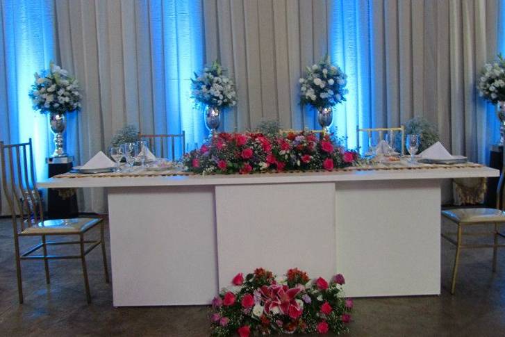 Decoração de mesa dos noivos