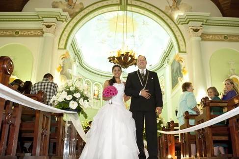 Dentro da igreja