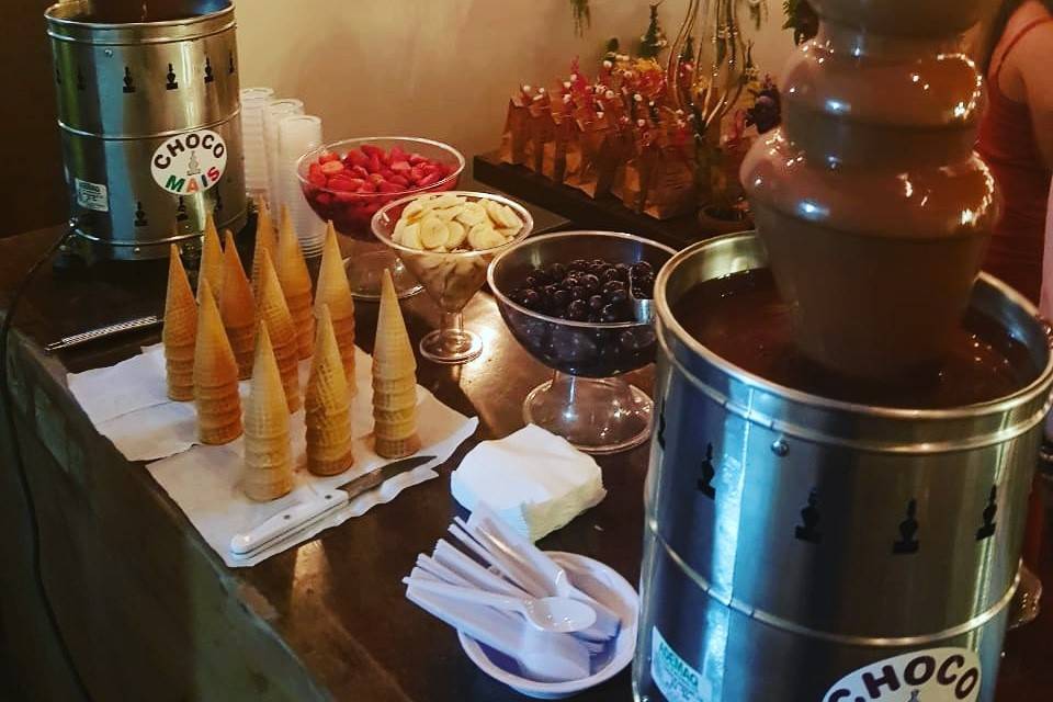 True Eventos - Cascata de Chocolate