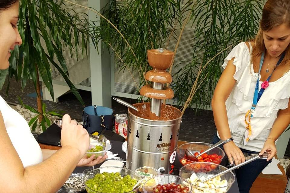 True Eventos - Cascata de Chocolate