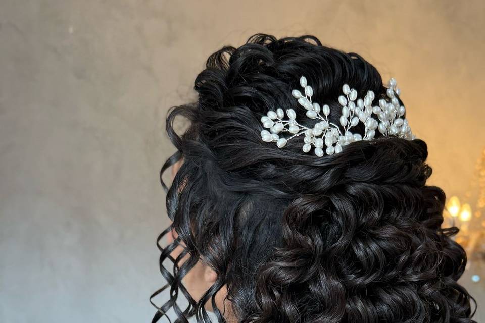 Penteado noiva cacheada