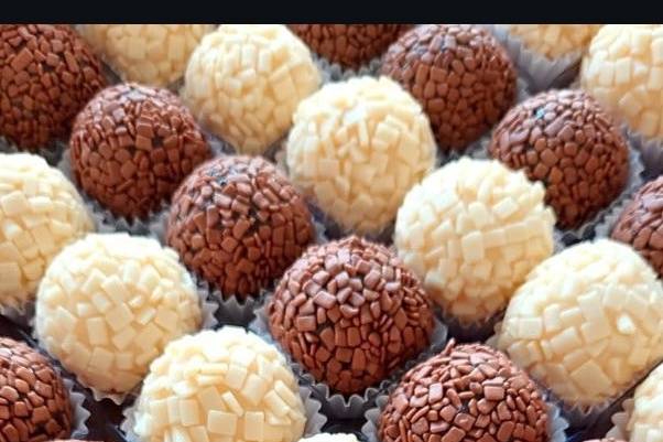 Brigadeiro Ao Leite & Branco