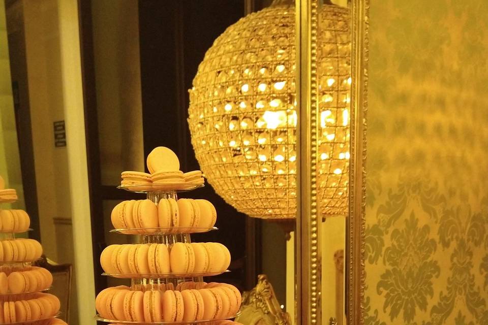 Torre de Macaron monocromática