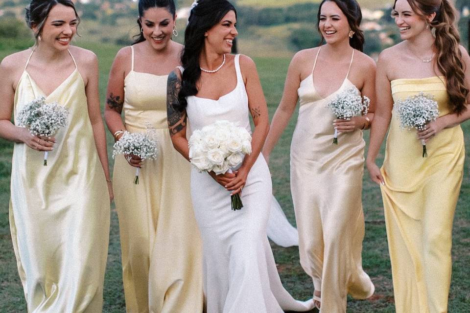 Madrinhas com a noiva