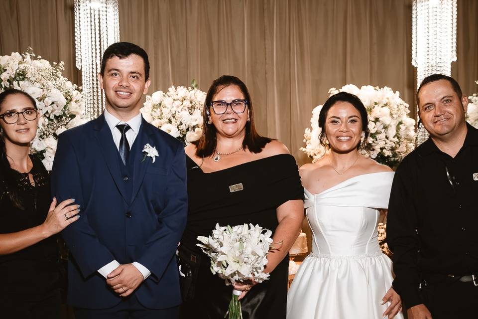 Equipe com os noivos