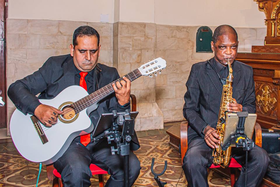 Violão e Sax. Nossos maestros.