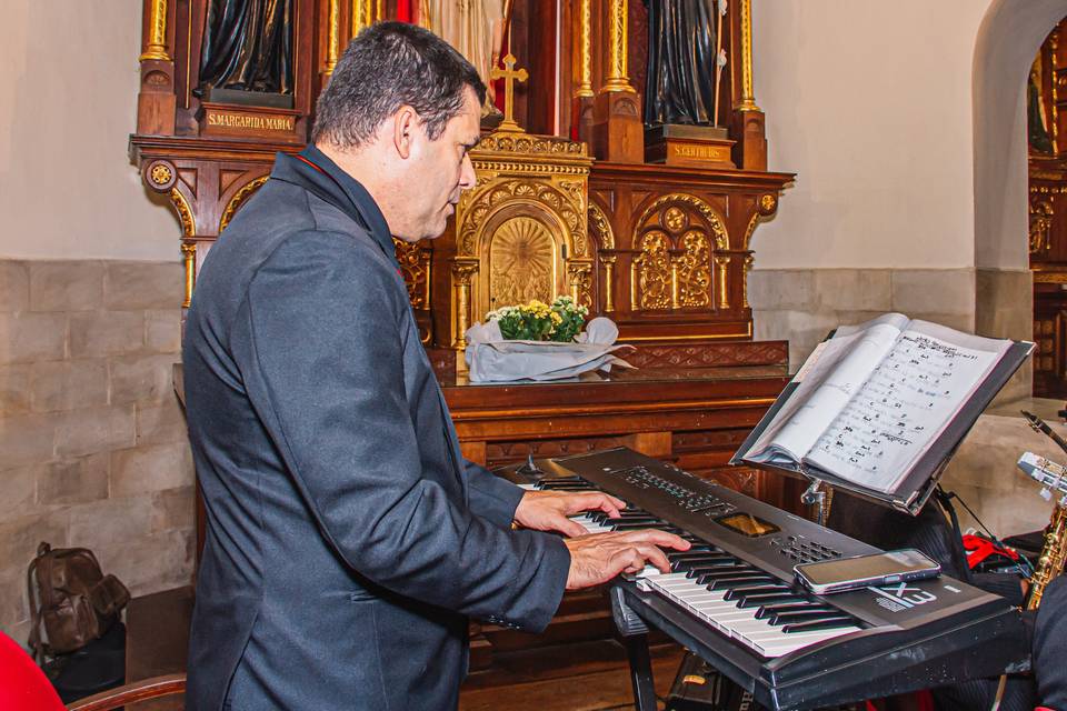 Tecladista Blessed.