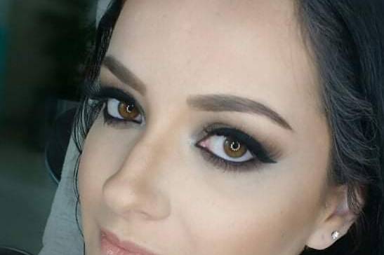 Aline Siqueira Makeup