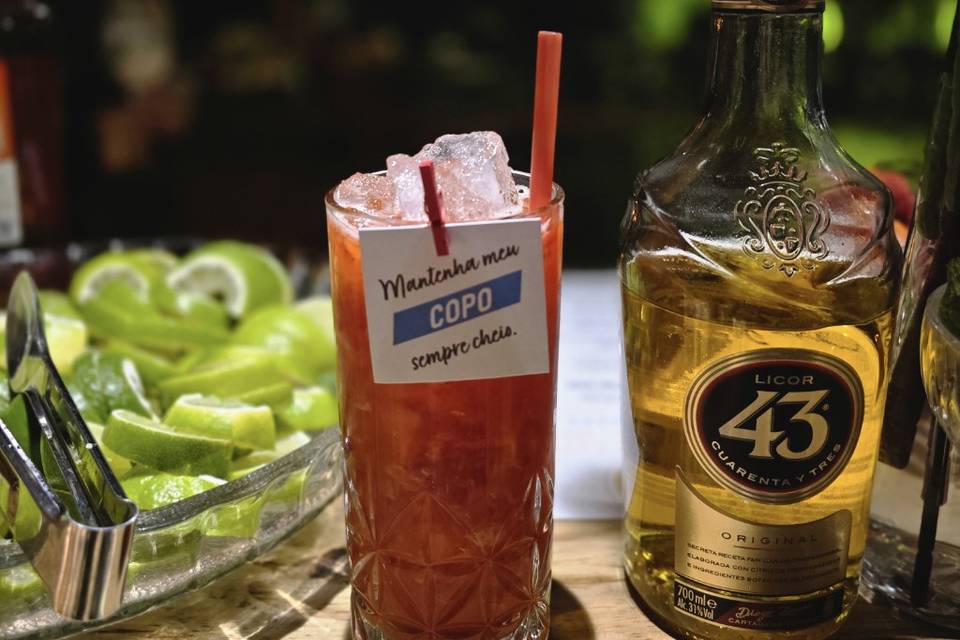 Caipirinha morango com limão