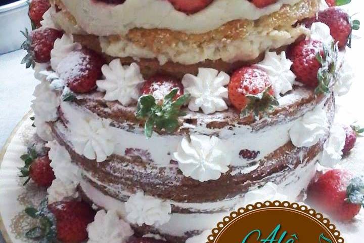 Naked cake com morangos