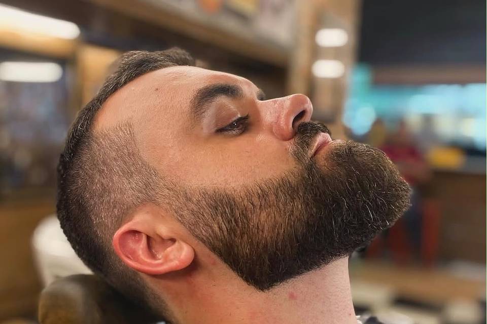 Corte e barba clássico