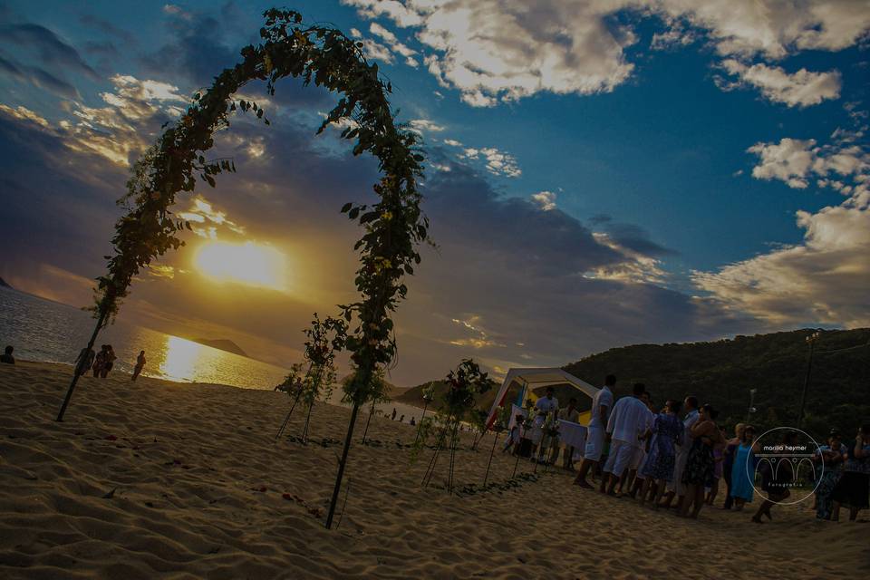 Casamento no pôr do sol