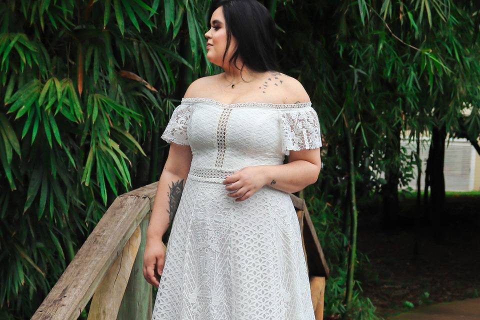 Modelagem plus size impecável.