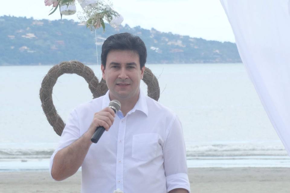 Celebrante Paulo Ramos