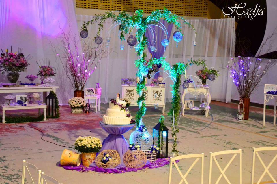 Casamento lilas e branco