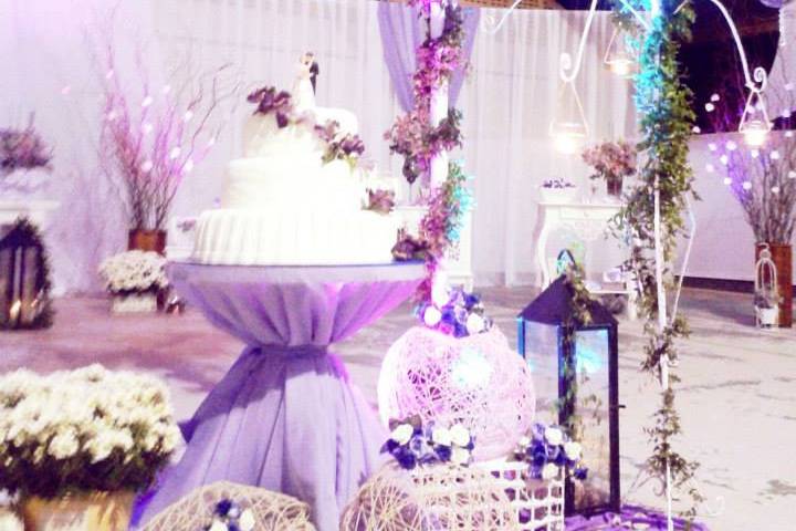 Casamento lilas e branco