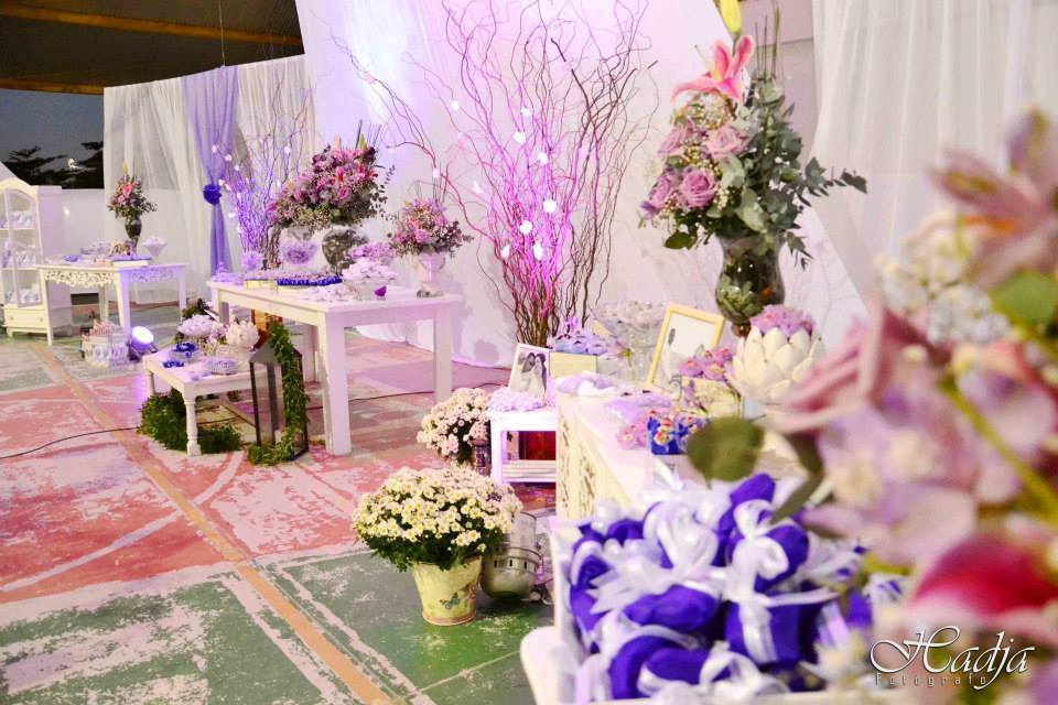 Casamento lilas e branco