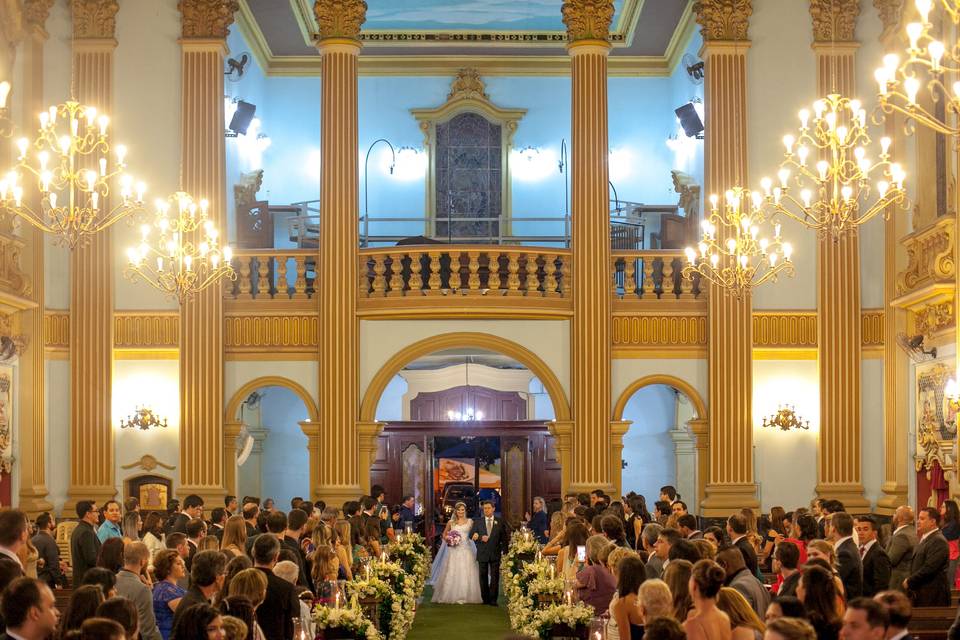 Casando na Igreja.