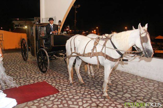Noiva chegando com estilo!