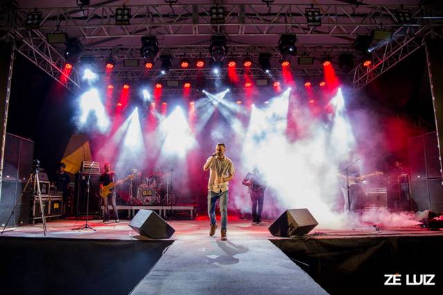 Show com banda completa
