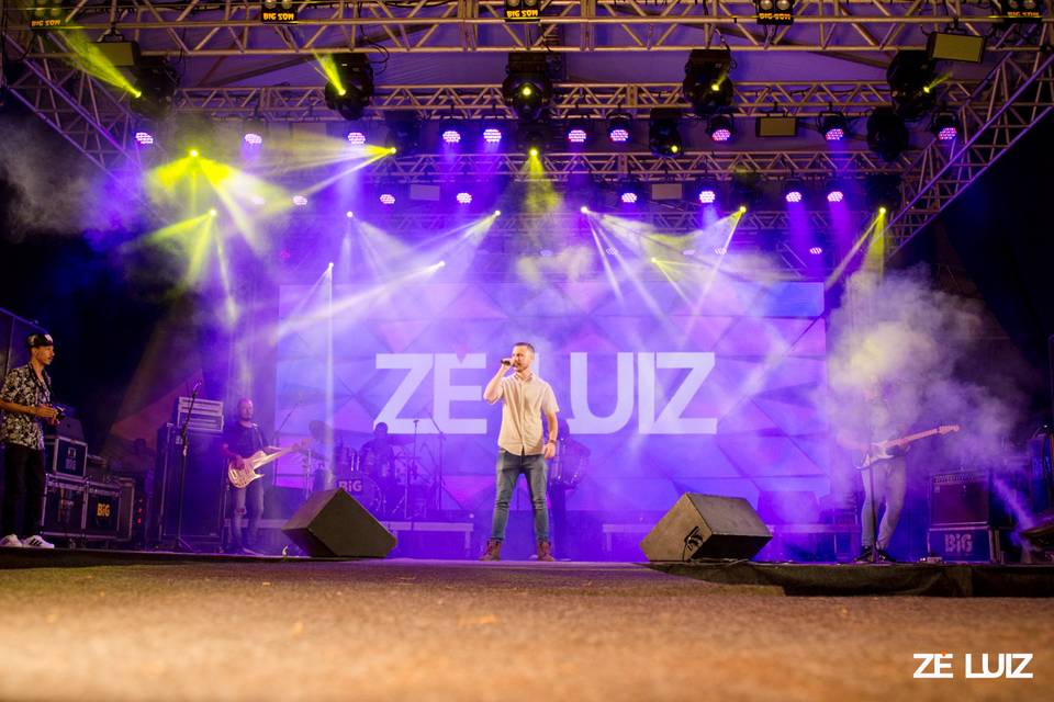 Show com banda completa