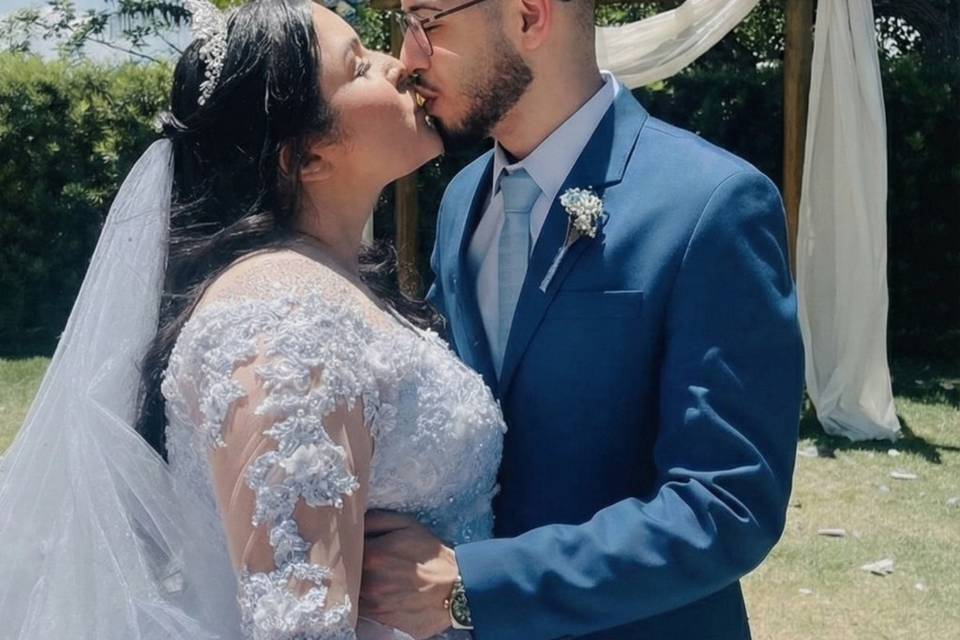 Noivos no jardim