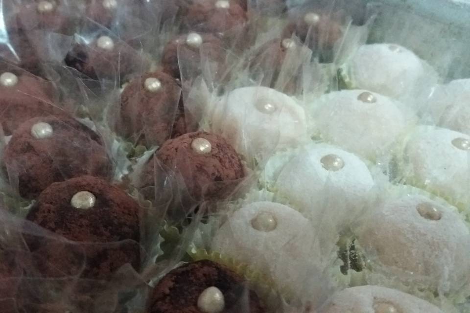 Trufas meio amargo e branco
