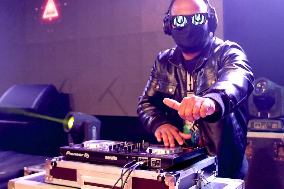 DJ Adriano Santorini