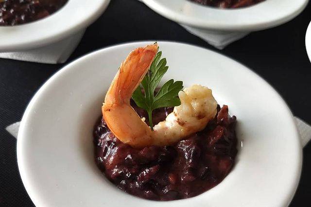 Arroz negro, e camarâo