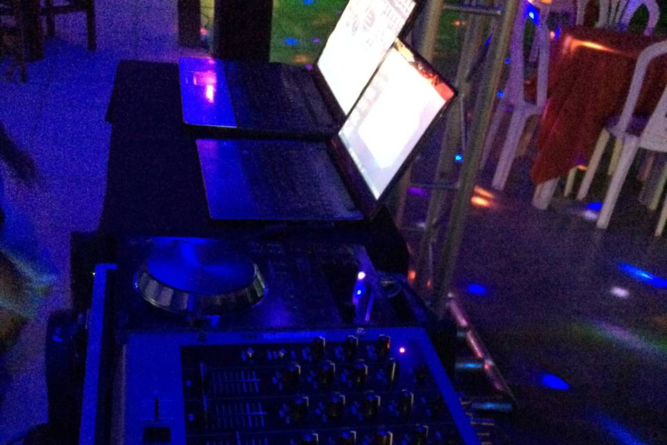 DJ e controladoras