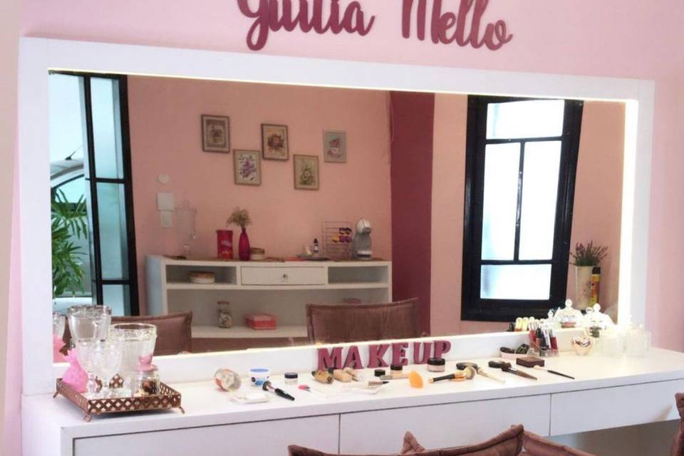 Giulia Mello Makeup