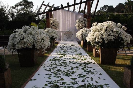 Decoração com flores brancas