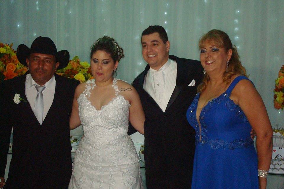 Noivos com padrinhos