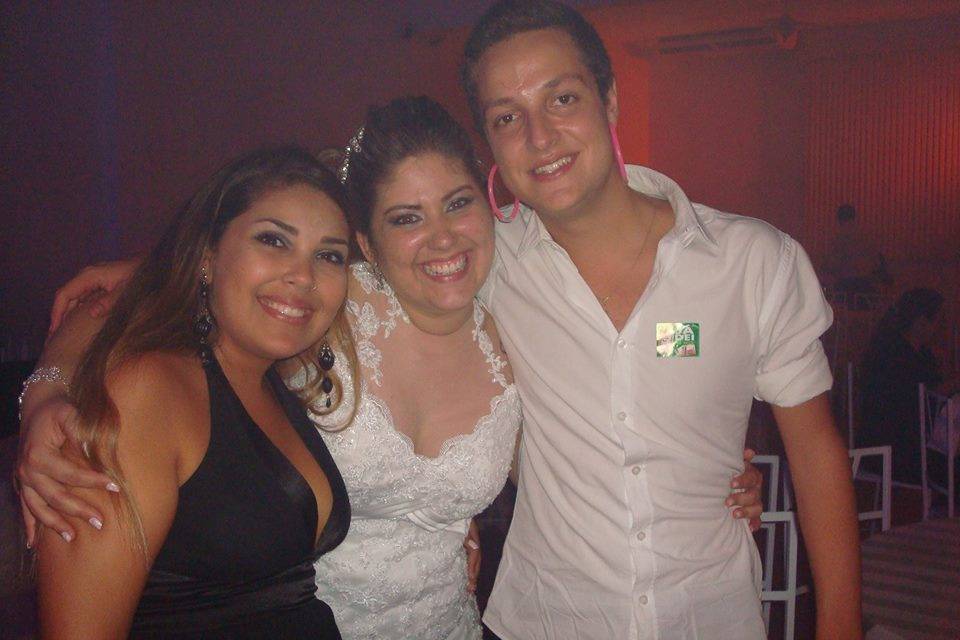 Noiva com amigos
