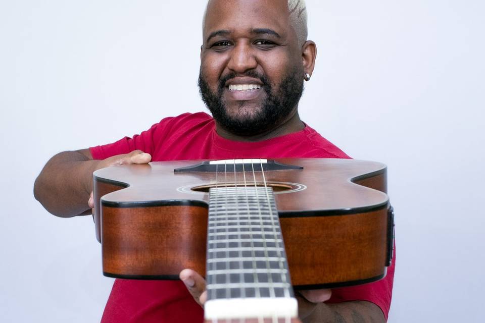 Cantor Maurício Paixão