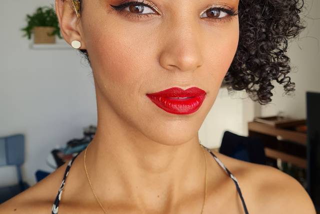 Sabrina Simões Maquiadora