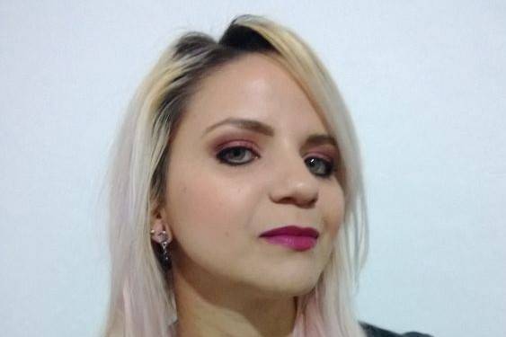 Sabrina Simões Maquiadora