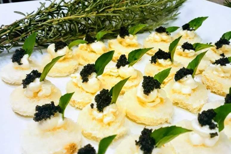 Canapé de caviar