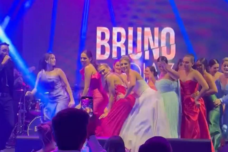 Brincadeira com as madrinhas