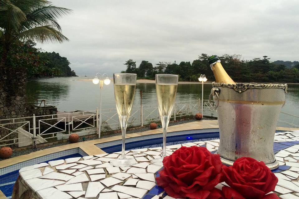 Champagne na jacuzzi