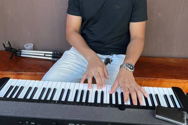 Sua festa com a nossa música.